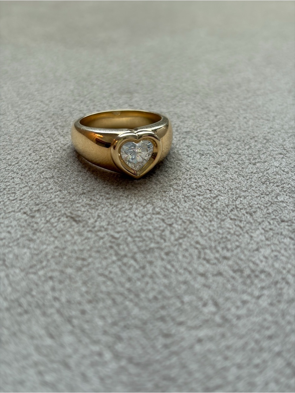 solid gold heart diamond solitaire